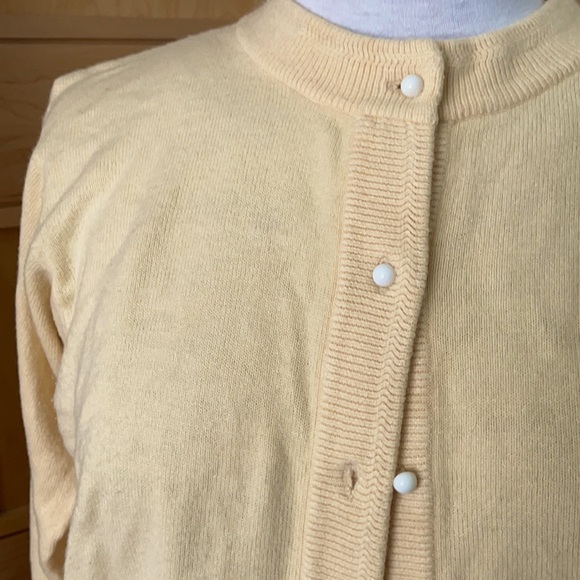 Vintage Carroll Reed Light Yellow Cardigan, Size M - Picture 6 of 12